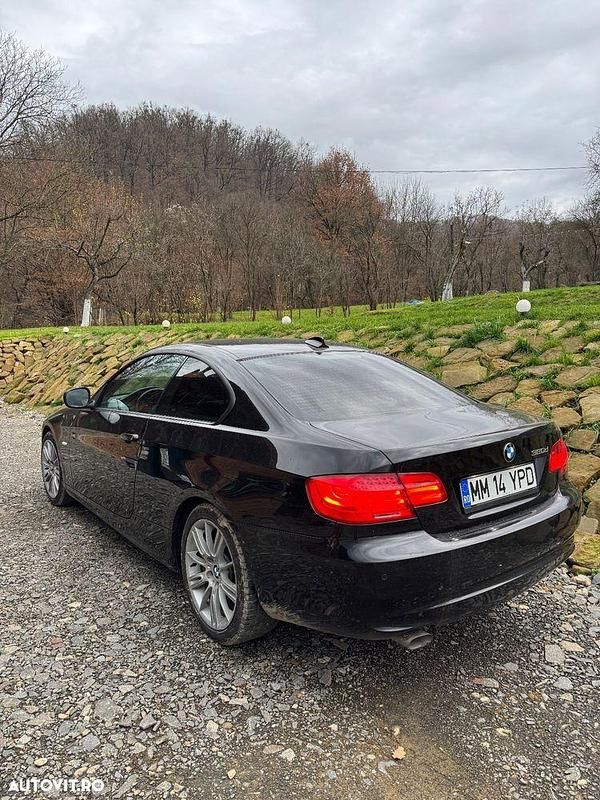 Second-hand BMW 320 Exclusive 184 CP (135 kW) 2013 Culoarenegru Coupe