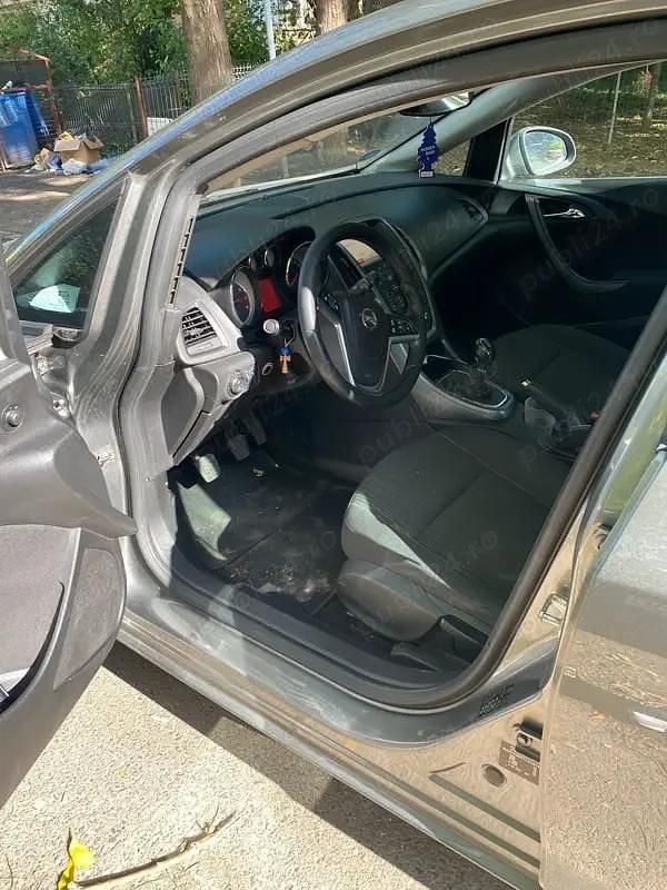 Utilizat 2019 Opel Astra Berlinǎ | 6.900 EUR (Preț bun) - Imagine 1/4