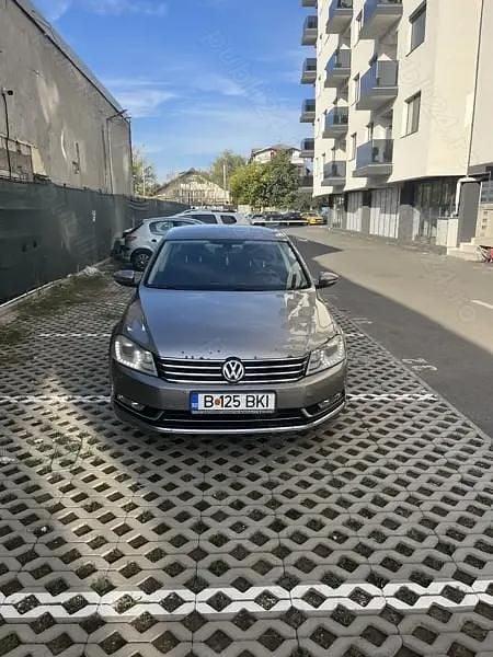 Auriu Utilizat 2012 VW Passat Berlinǎ | 8.200 EUR (Preț OK) - Imagine 1/4