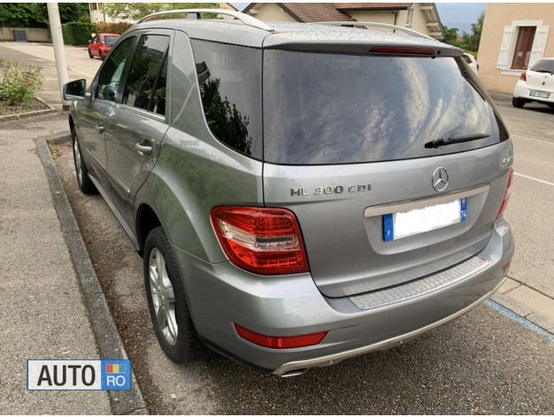 Gri Utilizat 2011 Mercedes ML300 SUV | 12.000 EUR - Imagine 1/4