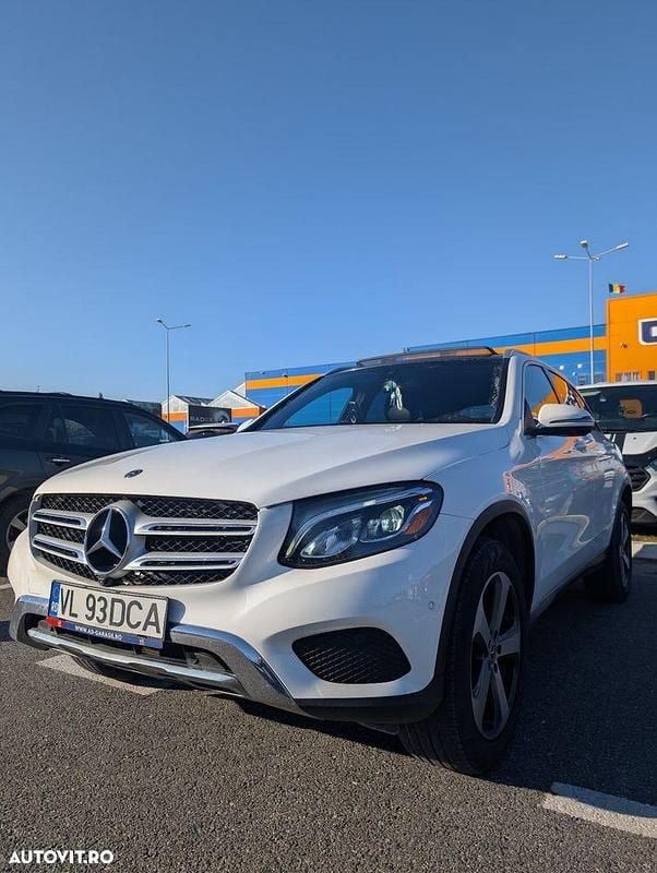 Second-hand Mercedes GLC300 Exclusive 245 CP (180 kW) 2019 Culoarealb SUV