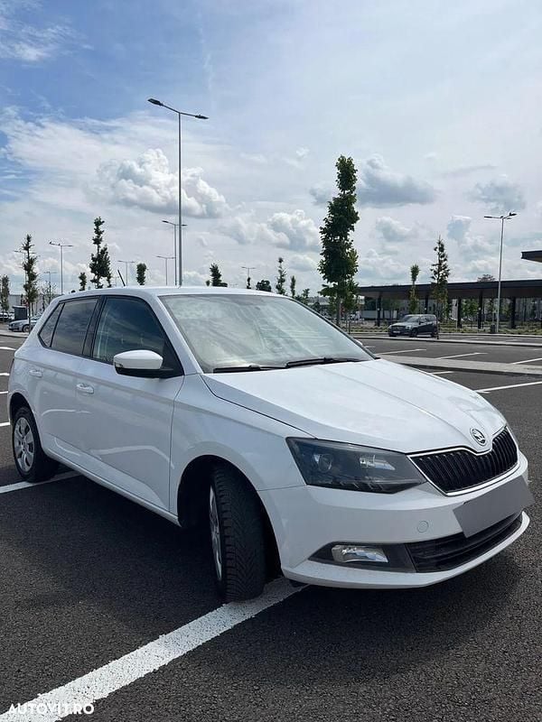 Alb Utilizat 2016 Skoda Fabia Style Hatchback | 5.600 EUR (Preț bun) - Imagine 1/4