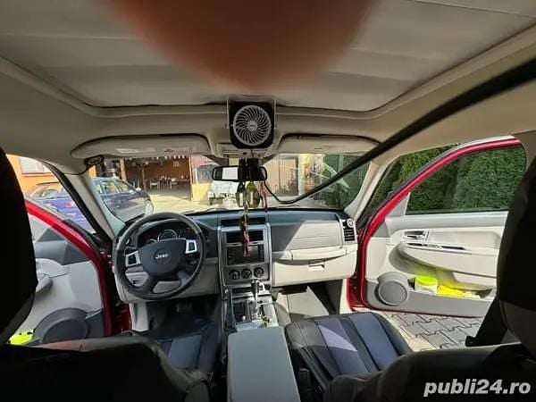 Utilizat 2007 Jeep Cherokee SUV | 5.000 EUR - Imagine 1/4