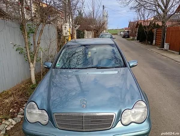Second-hand Mercedes C200 163 CP (119 kW) 2004 Albastru Berlinǎ
