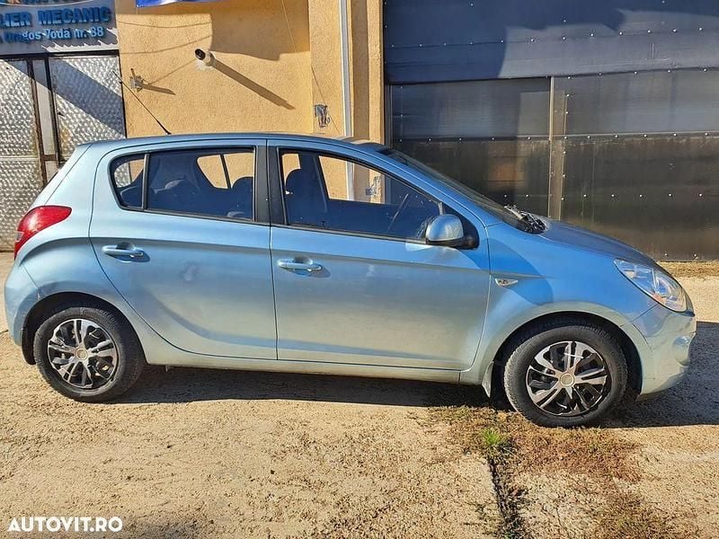 Culoarealbastru Utilizat 2011 Hyundai i20 Comfort | 3.700 EUR (Preț OK) - Imagine 1/4