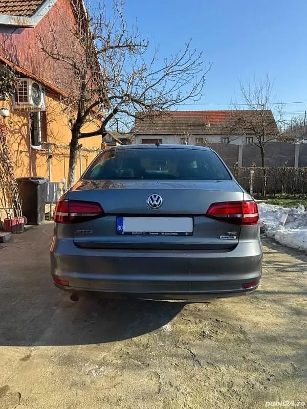 Second-hand VW Jetta Comfortline 105 CP (77 kW) 2017 Gri Berlinǎ