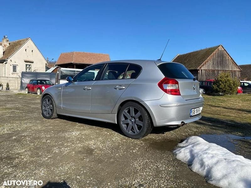 Second-hand BMW 118 129 CP (94 kW) 2006 Culoareargint Hatchback