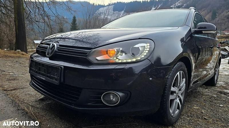 Second-hand VW Golf VI Style 105 CP (77 kW) 2011 Culoarenegru Hatchback