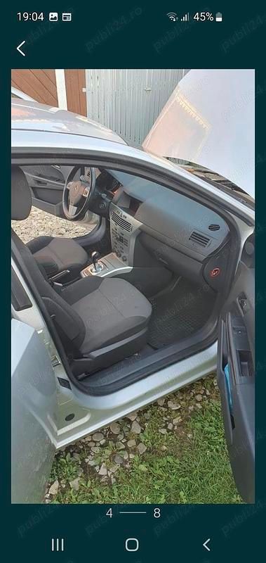 Second-hand Opel Astra 115 CP (84 kW) 2010 Argintiu Hatchback