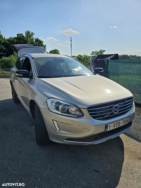 Alte culori Utilizat 2017 Volvo XC60 Inscription SUV | 15.200 EUR (Super Preț) - Imagine 1/4