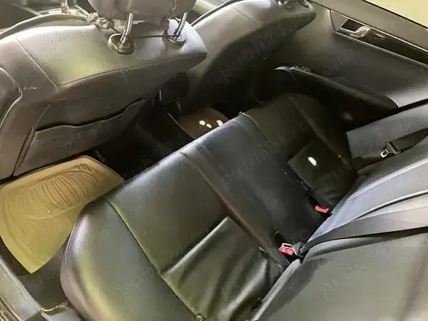 Second-hand Mercedes C200 136 CP (100 kW) 2010 Gri Berlinǎ