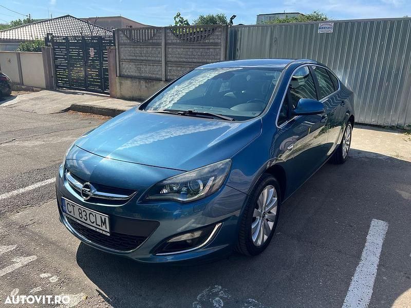 Albastru Utilizat 2014 Opel Astra Selection Berlinǎ | 9.000 EUR (Scump) - Imagine 1/4