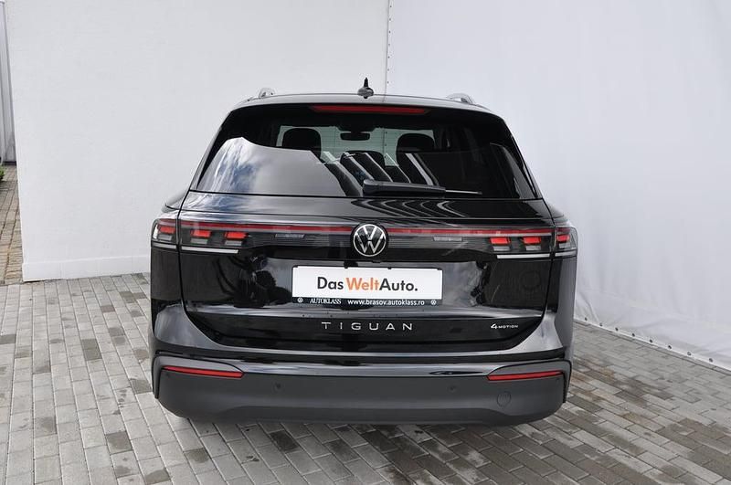 Second-hand VW Tiguan Life 193 CP (141 kW) 2024 Negru  normal SUV