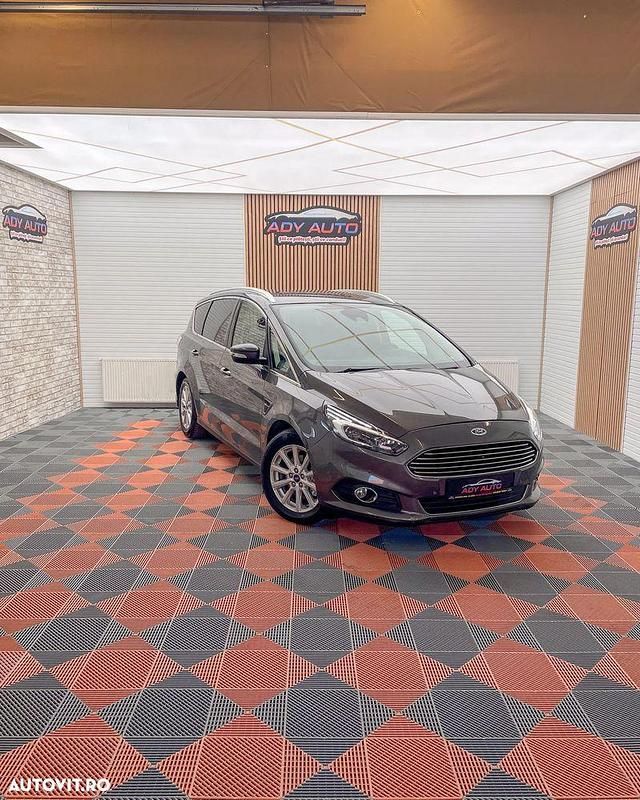 Second-hand Ford S-MAX S 210 CP (154 kW) 2016 Gri Monovolum