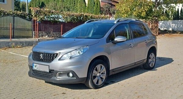 Gri Utilizat 2016 Peugeot 2008 Allure SUV | 9.100 EUR (Super Preț) - Imagine 1/4