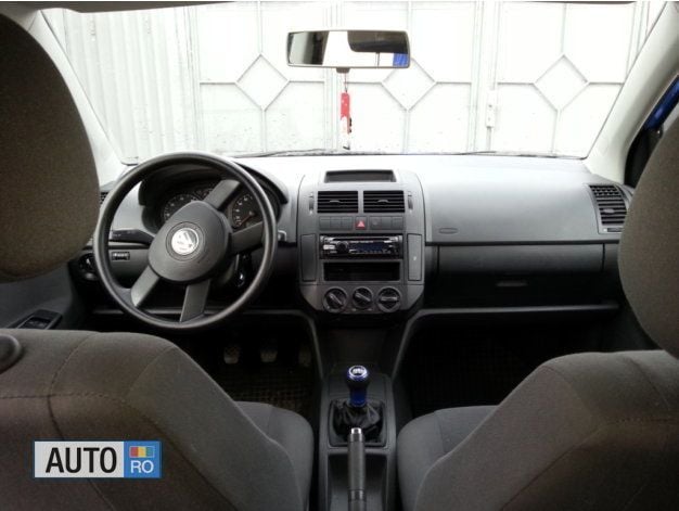 Second-hand VW Polo 54 CP (39 kW) 2004 Albastru Hatchback
