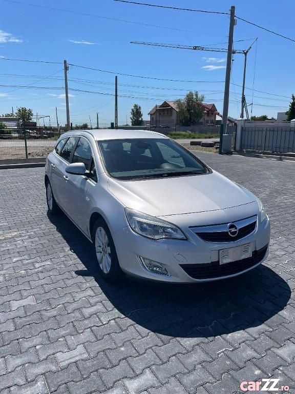 Utilizat 2011 Opel Astra Cosmo | 4.499 EUR (Preț OK) - Imagine 1/4