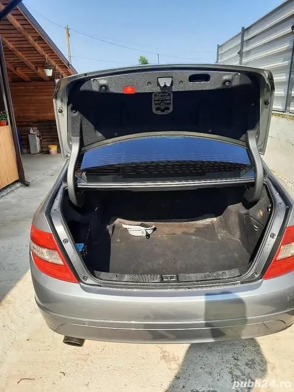 Second-hand 2008 Mercedes C220 Berlinǎ | 4.700 EUR (Preț OK) - Imagine 1/4
