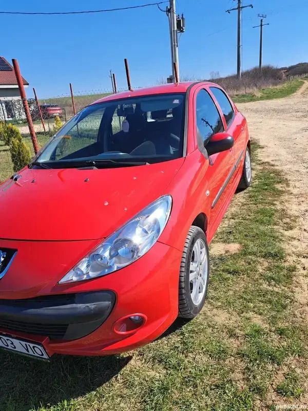 Utilizat 2010 Peugeot 206 Hatchback | 2.200 EUR - Imagine 1/4