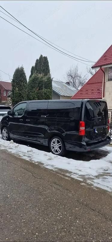 Second-hand Peugeot Traveller 130 CP (95 kW) 2021 Negru Monovolum