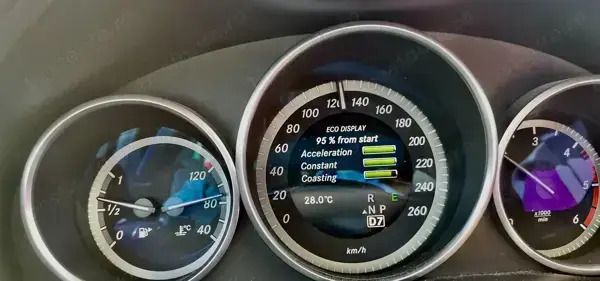 Utilizat 2013 Mercedes E200 Break | 7.500 EUR - Imagine 1/4
