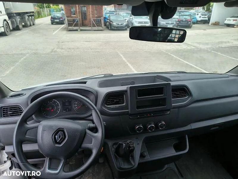 Second-hand Renault Master 135 CP (99 kW) 2019 Culoarealb Cabrio