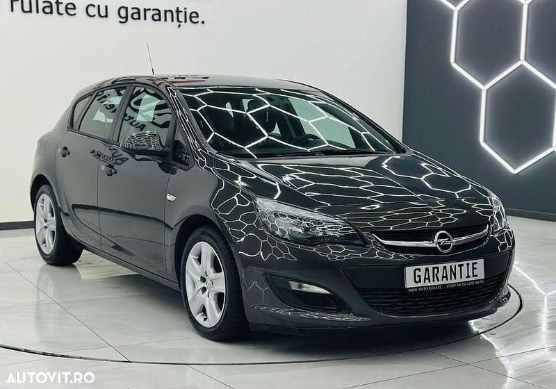 Second-hand Opel Astra Active 110 CP (80 kW) 2013 Culoaregri Hatchback