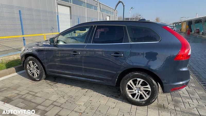Culoarealbastru Utilizat 2015 Volvo XC60 Kinetic SUV | 13.500 EUR (Preț OK) - Imagine 1/4