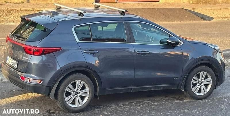 Second-hand Kia Sportage 136 CP (100 kW) 2016 Culoarealbastru SUV