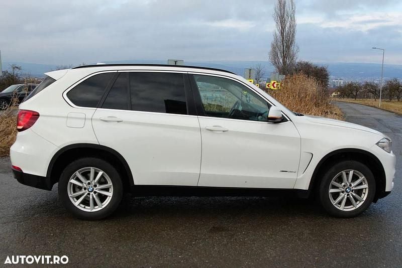 Second-hand BMW X5 Comfort Edition 258 CP (189 kW) 2015 Culoarealb SUV