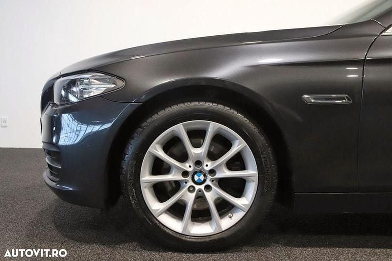 Second-hand BMW 520 190 CP (139 kW) 2015 Culoaregri Berlinǎ