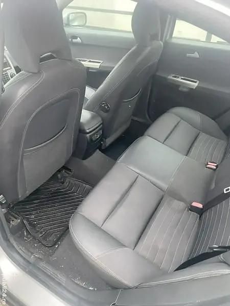 Second-hand Volvo S40 136 CP (100 kW) 2005 Gri Berlinǎ