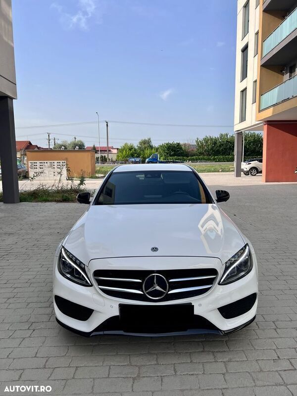Alb Utilizat 2017 Mercedes C400 Berlinǎ | 29.850 EUR - Imagine 1/4