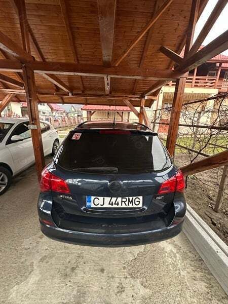Second-hand Opel Astra 110 CP (80 kW) 2012 Albastru Break