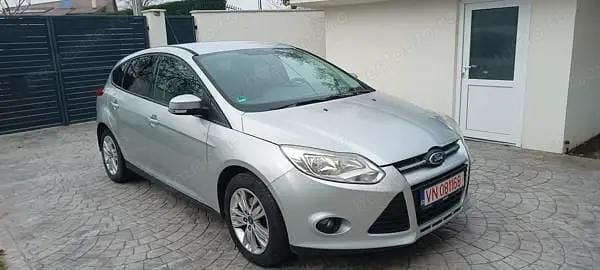Argintiu Utilizat 2012 Ford Focus Hatchback | 3.850 EUR (Preț OK) - Imagine 1/4