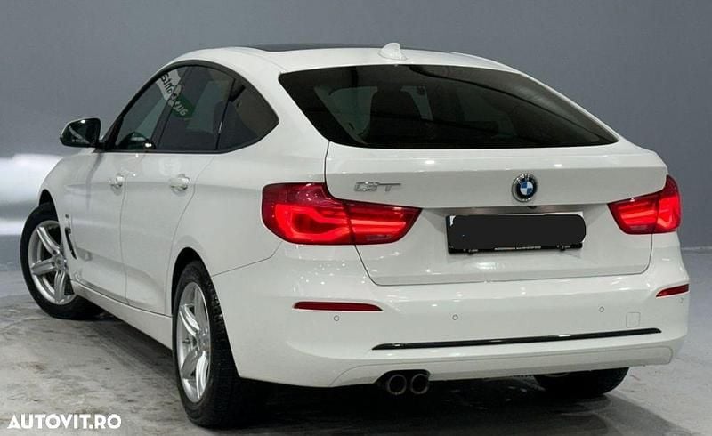 Second-hand BMW 320 Sport Line 190 CP (139 kW) 2017 Culoarealb Berlinǎ