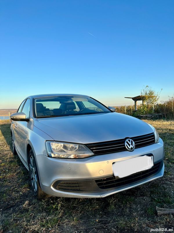 Gri Utilizat 2012 VW Jetta Berlinǎ | 9.000 EUR (Scump) - Imagine 1/4