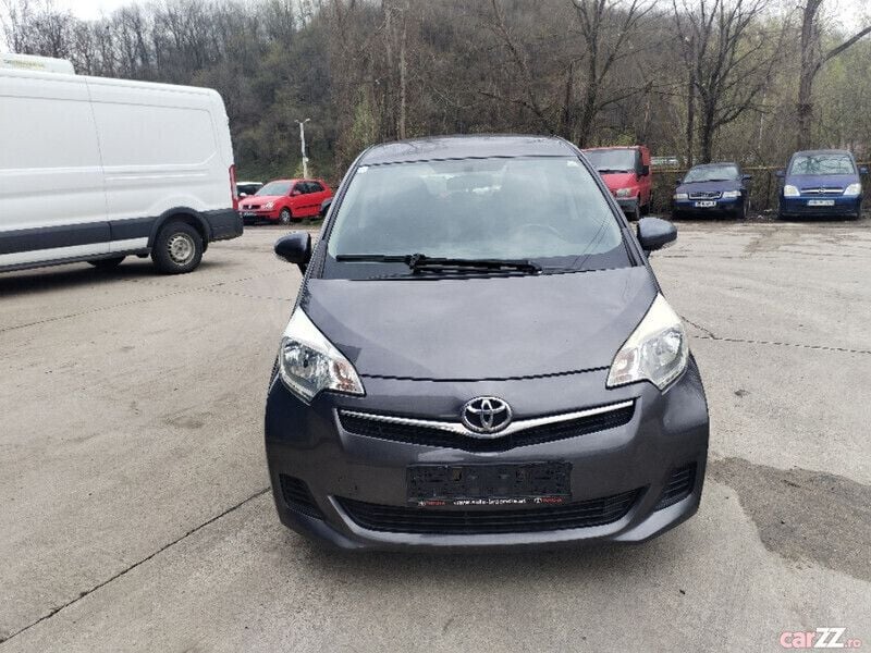 Utilizat 2013 Toyota Verso Monovolum | 4.440 EUR - Imagine 1/4