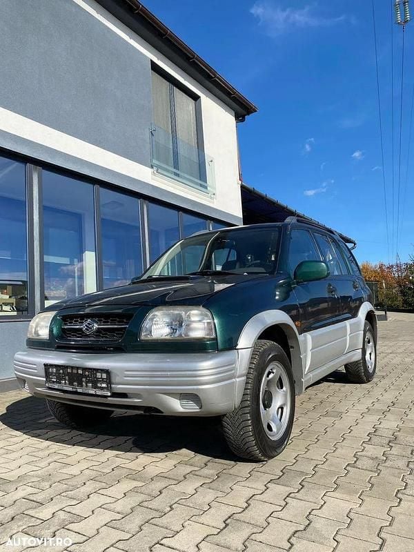 Culoareverde Utilizat 2000 Suzuki Grand Vitara SUV | 4.200 EUR - Imagine 1/4