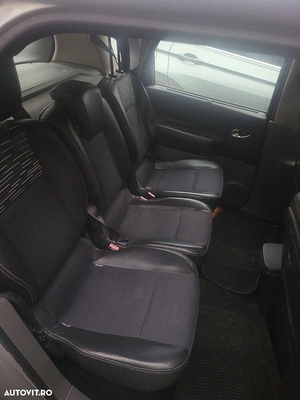 Second-hand Renault Scénic II 111 CP (81 kW) 2006 Culoaregri Monovolum