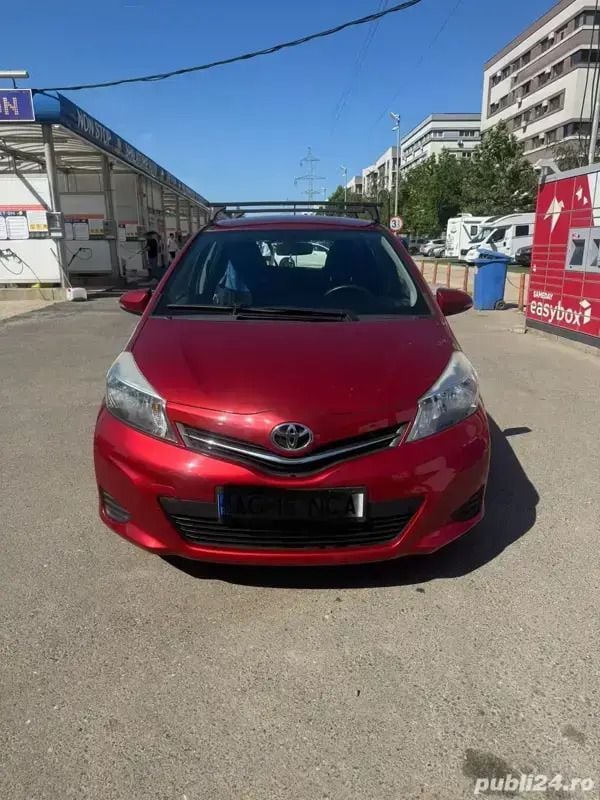Utilizat 2014 Toyota Yaris Hatchback | 8.300 EUR (Preț OK) - Imagine 1/4