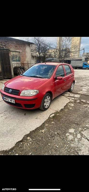 Culoarerosu Utilizat 2004 Fiat Punto Dynamic | 950 EUR - Imagine 1/4