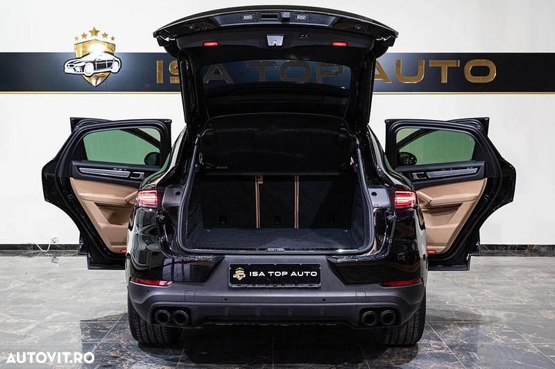 Second-hand Porsche Cayenne Coupe 340 CP (250 kW) 2022 Culoarenegru Coupe