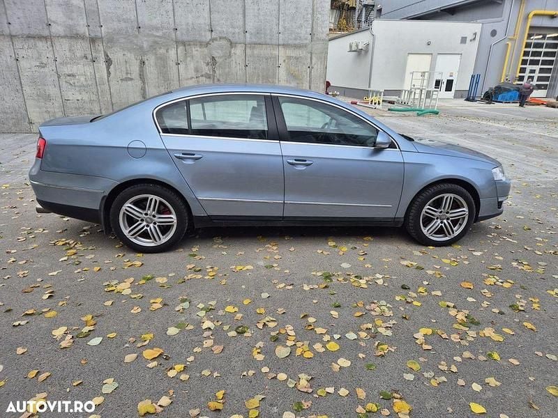 Culoarealbastru Utilizat 2005 VW Passat Sportline Berlinǎ | 6.000 EUR - Imagine 1/4