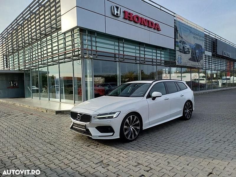 Culoarealb Utilizat 2021 Volvo V60 Momentum Break | 24.490 EUR (Scump) - Imagine 1/4