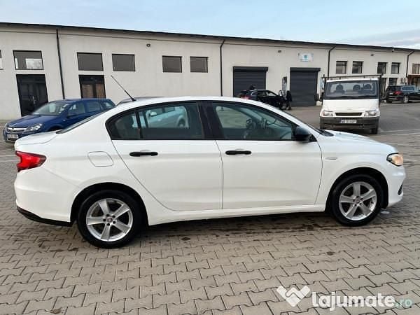 Utilizat 2017 Fiat Tipo Berlinǎ | 4.800 EUR (Preț bun) - Imagine 1/4