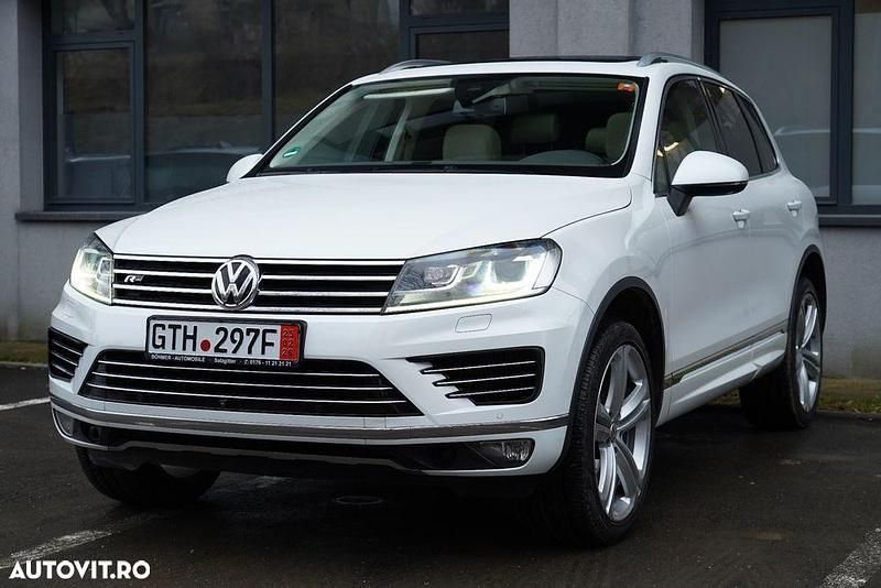Second-hand VW Touareg Exclusive 262 CP (192 kW) 2016 Culoarealb SUV