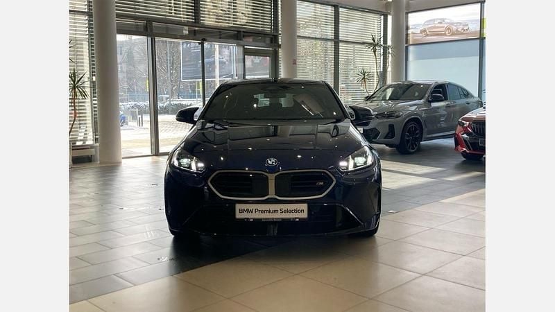 Second-hand BMW M135 Comfort Edition 317 CP (233 kW) 2025 Albastru tanzanite metalizat bmw individual metalizat Hatchback