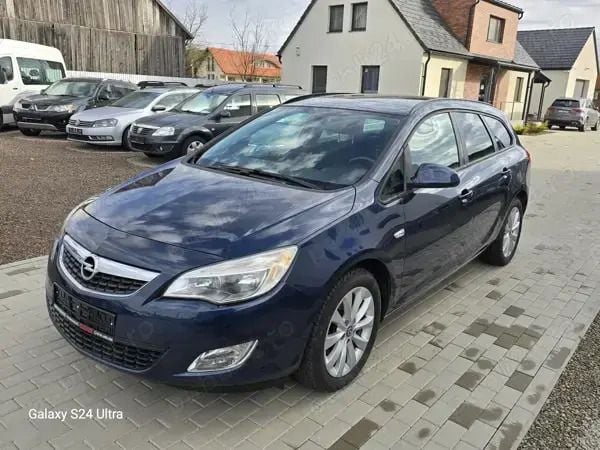 Albastru Utilizat 2011 Opel Astra Break | 4.590 EUR (Puțin scump) - Imagine 1/4