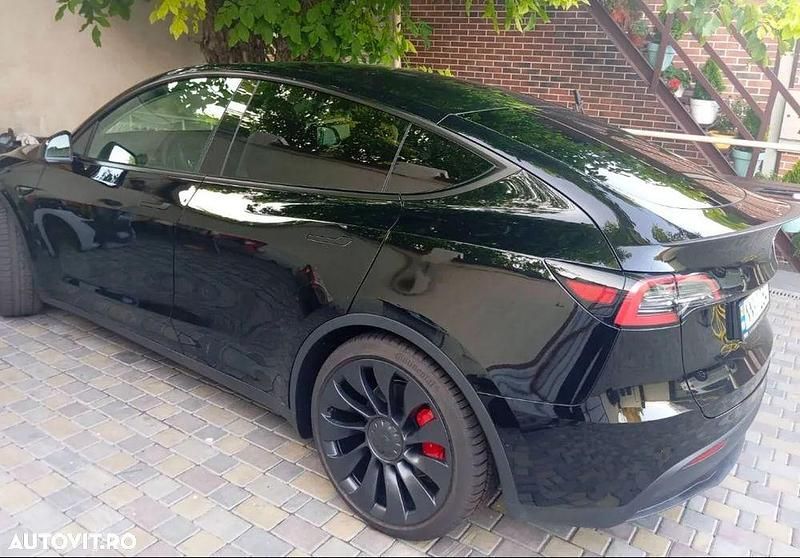Culoarenegru Utilizat 2025 Tesla Model Y Performance SUV | 47.000 EUR (Preț OK) - Imagine 1/4